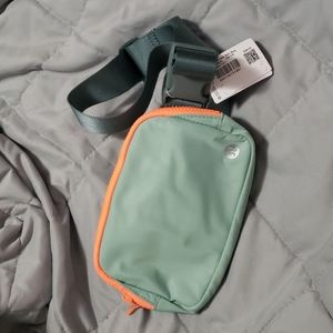 NWT Lululemon everywhere belt bag